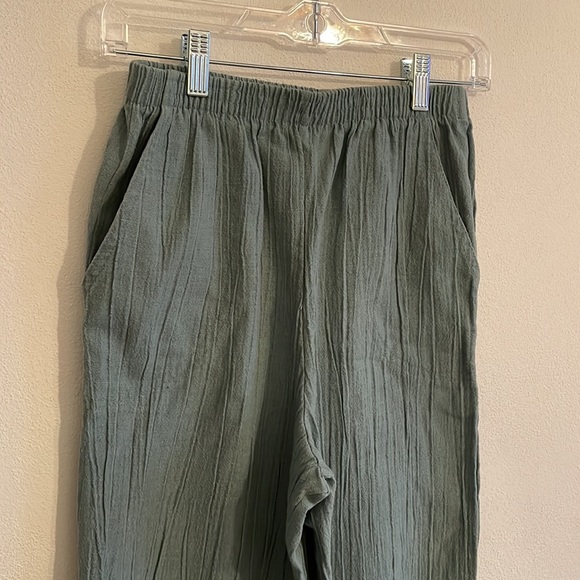 High Waisted Cropped Pants - Picture 3 of 5